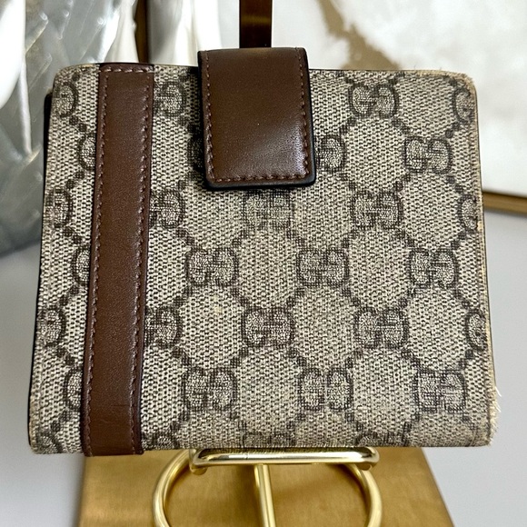 Vintage Gucci Bifold Wallet, AS IS, FINAL SALE - Picture 13 of 16